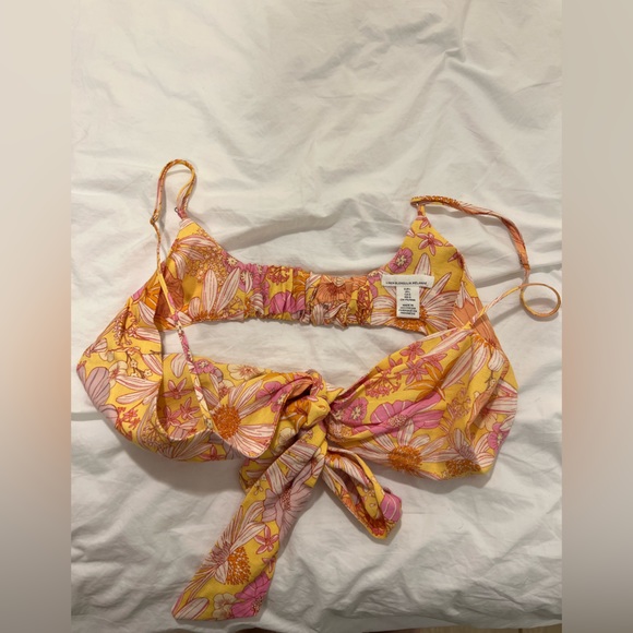 Floral Tie front top - Picture 3 of 4